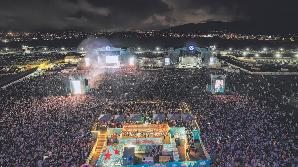 Imagen aérea de un concierto de la última edición, en La Morgal.