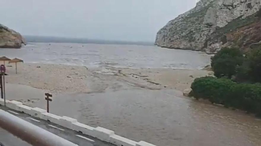 Las lluvias causan de nuevo daños en la cala de la Granadella de Xàbia