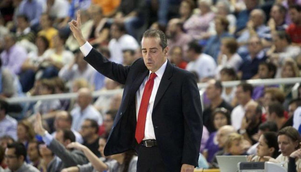 Vidorreta gesticula durante el partido.