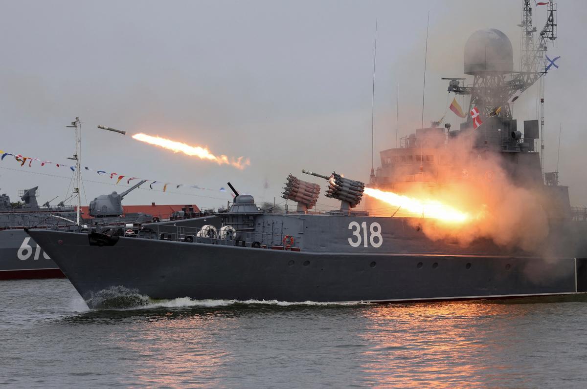 Vladimir Putin, preside el Día de la Marina Rusa
