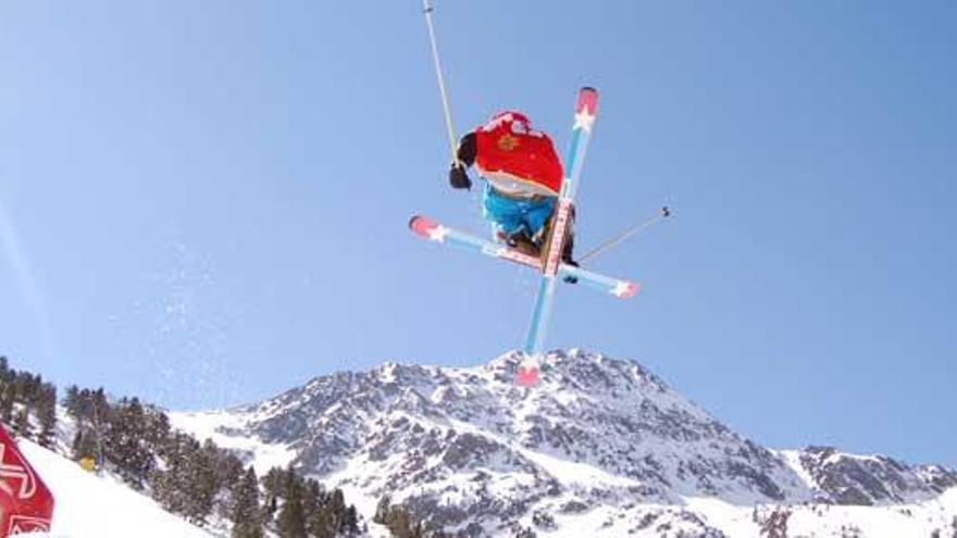 Un esquiador, en Vallnord.