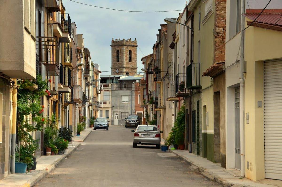 La Torre d'en Doménec recibe 2.500 solicitudes de todo el mundo para reabrir el colegio y el bar