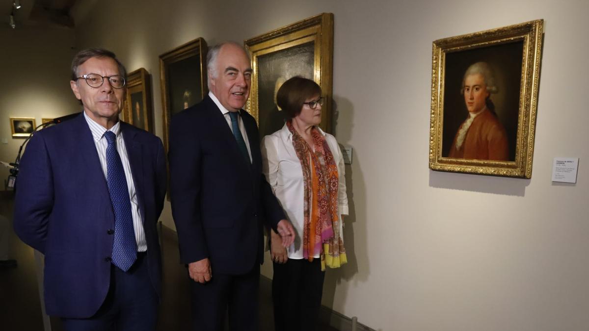 Arturo Ansón, José Luis Rodrigo y Rosario Añaños, este miércoles en la presentación del retrato inédito realizado por Goya.