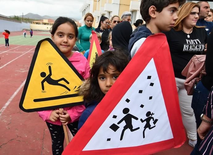 05/04/2019 TELDE.  Concentración de padres y madres por el mal estado del CEIP Principe de Asturias. Fotógrafa: YAIZA SOCORRO.  | 02/04/2019 | Fotógrafo: Yaiza Socorro