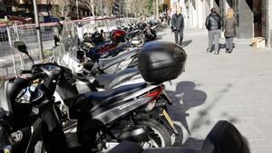 L’índex de motos mal aparcades a Barcelona multiplica per cinc el dels cotxes