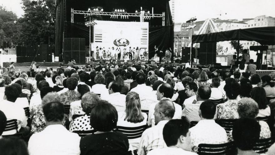 Un concierto  de San Agustín en 1993 en  La Exposición. |  LNE