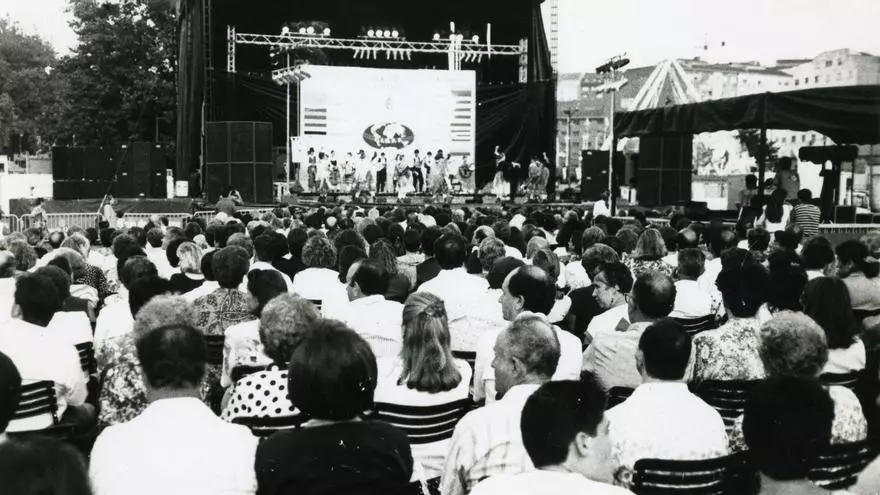 Celebraciones que llenan las plazas locales desde hace décadas