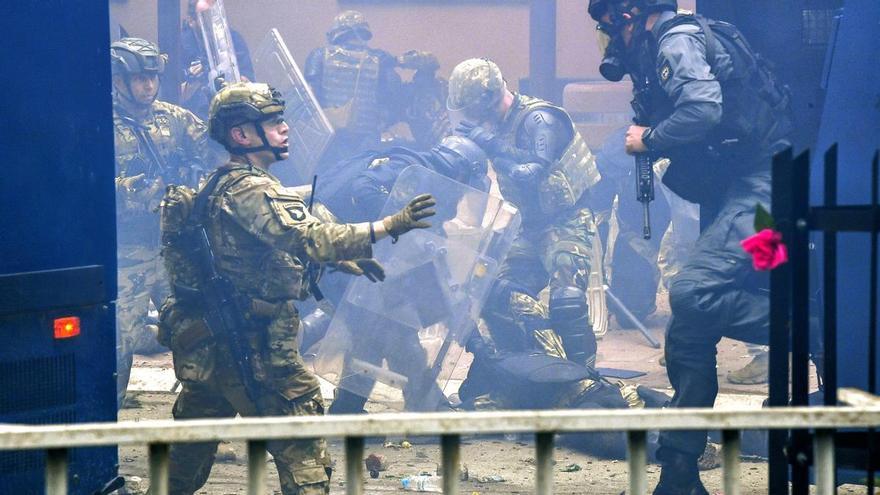 El polvorín del norte de Kosovo abre otro frente a la diplomacia española y europea