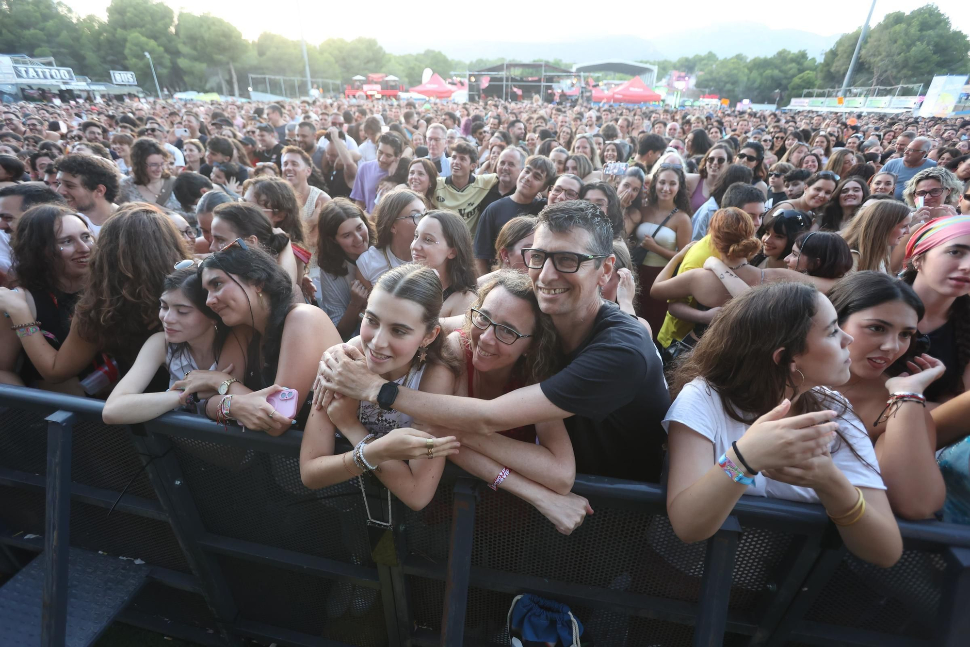El broche final del Low Festival Benidorm en su 15º aniversario, en imágenes