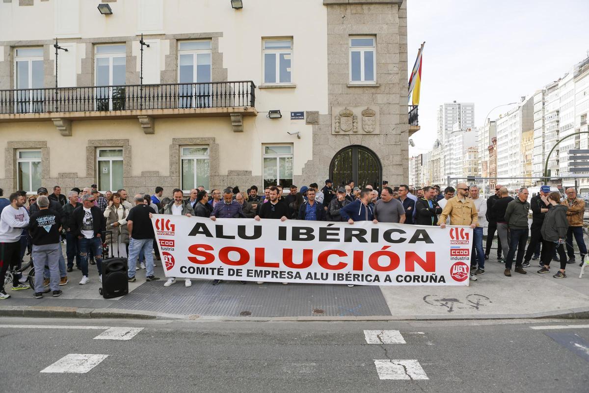 Concentración de trabajadores de Alu Ibérica