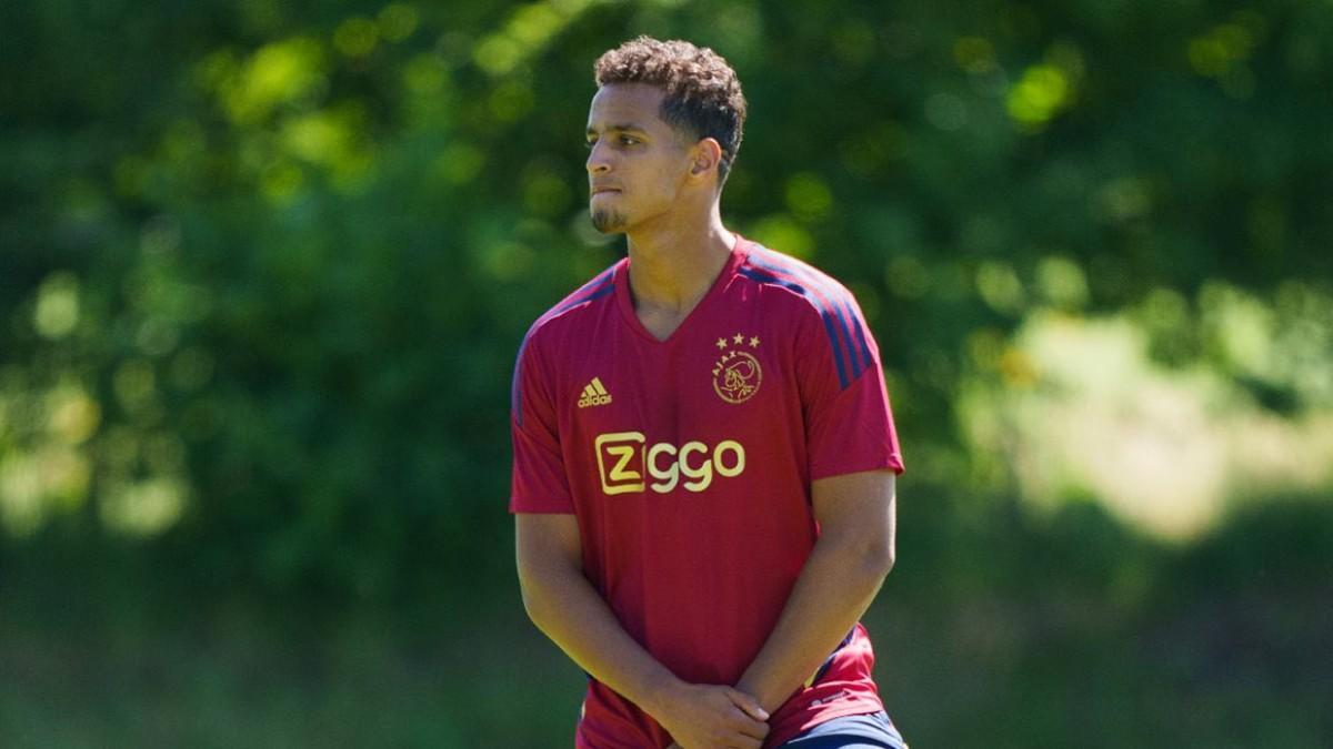 Ihattaren en un entrenamiento con el Ajax