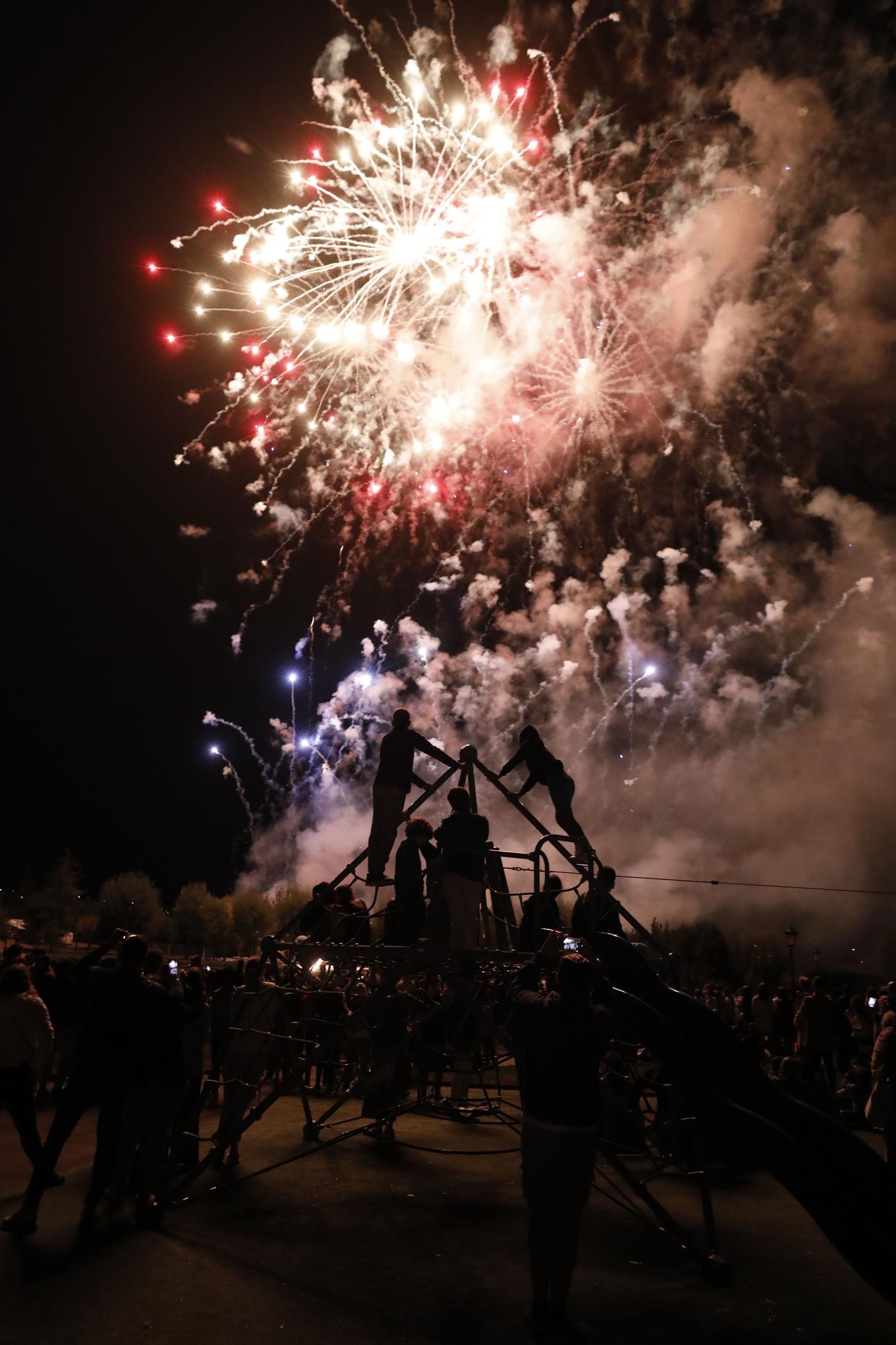 Así se vivió la noche de los fuegos de San Mateo 2022