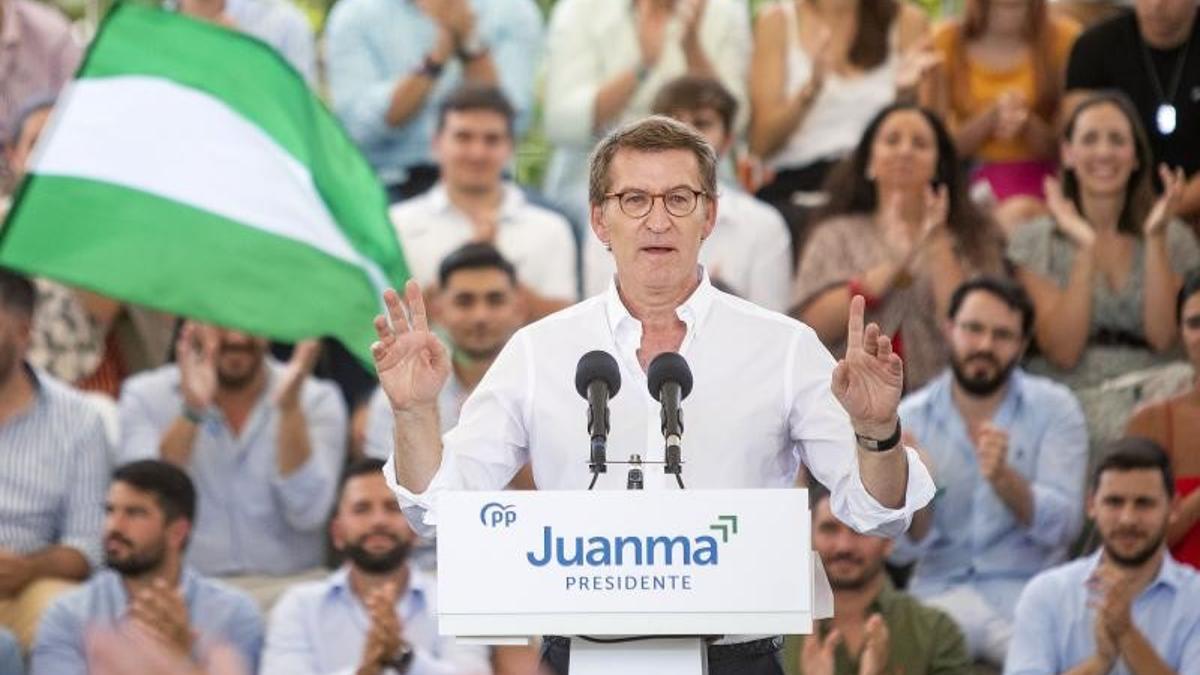 El líder del PP, Alberto Núñez Feijóo, durante su mitin de ecuador de campaña de las andaluzas, este 12 de junio de 2022 en Cádiz.