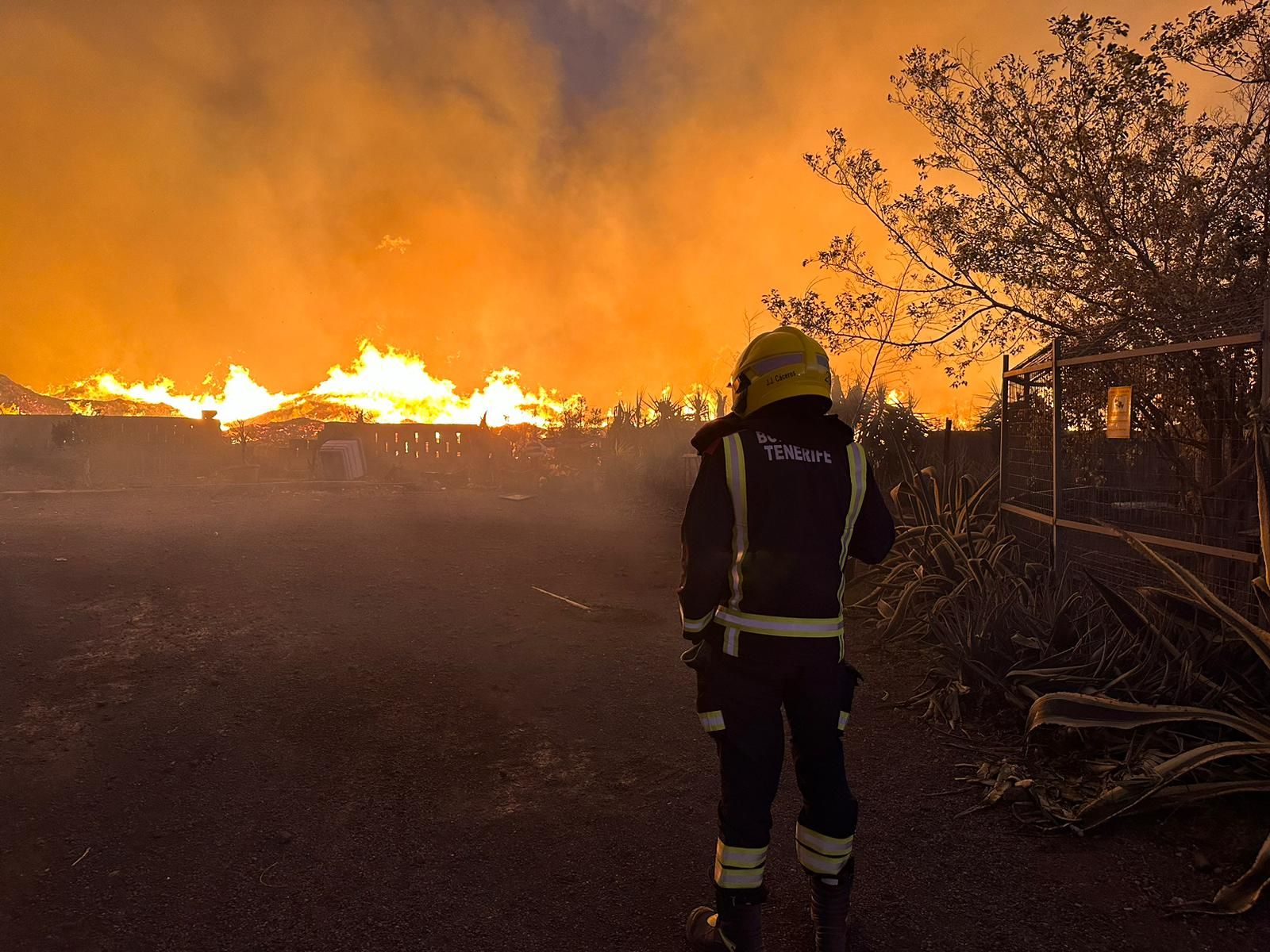 Incendio en una planta de compostaje en Tenerife