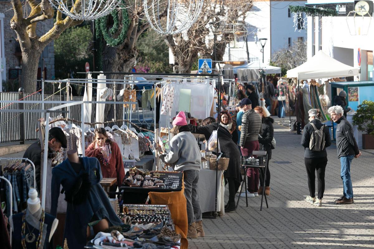 Superar el invierno en el mercadillo de Sant Joan