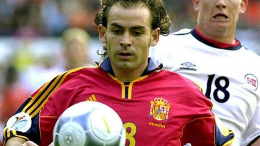 Paco Jémez, en un partido con la selección española.