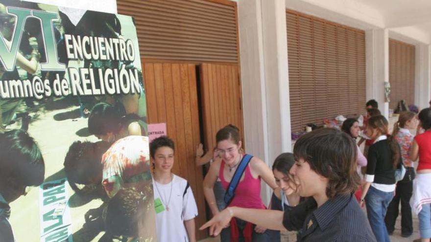 Imagen retrospectiva de un encuentro de Religión en la provincia