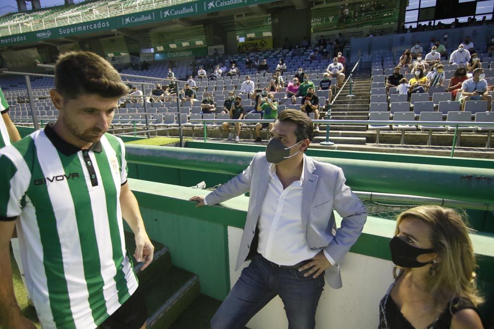 El Córdoba CF presenta sus nuevas camisetas