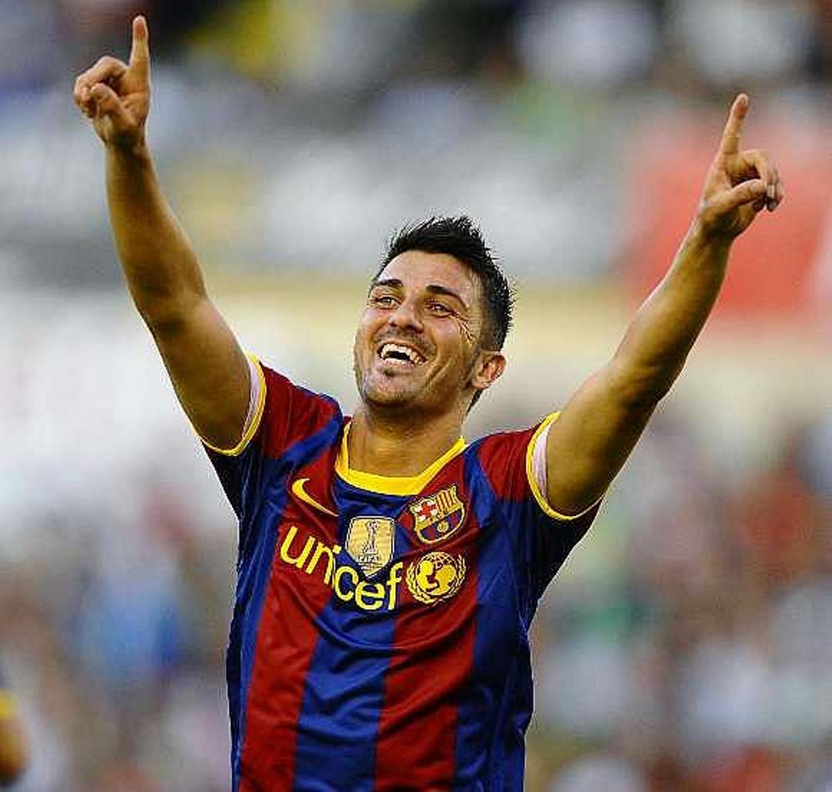 Villa celebra el tercer tanto del Barcelona en Santander. / stringer