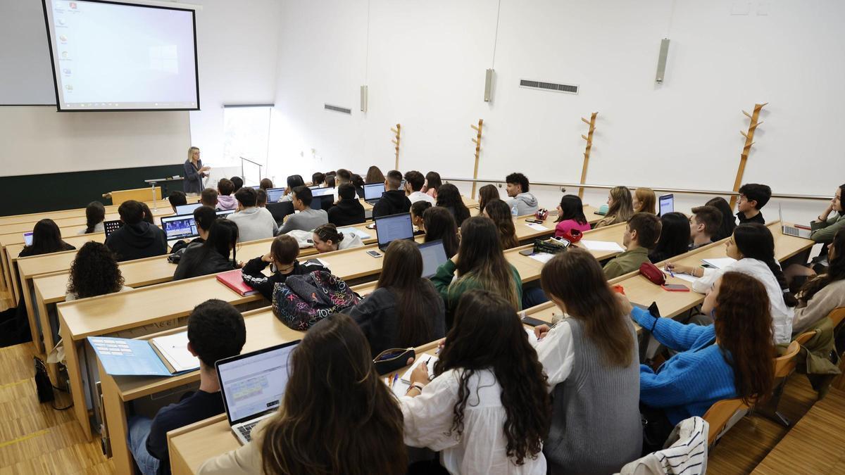 PRIMER DIA DE CLASE DEL CURSO 2022-2023 EN LA UNIVERSIDAD DE VIGO.