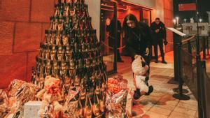 Recogida de juguetes en la puerta de la discoteca Shoko de Barcelona