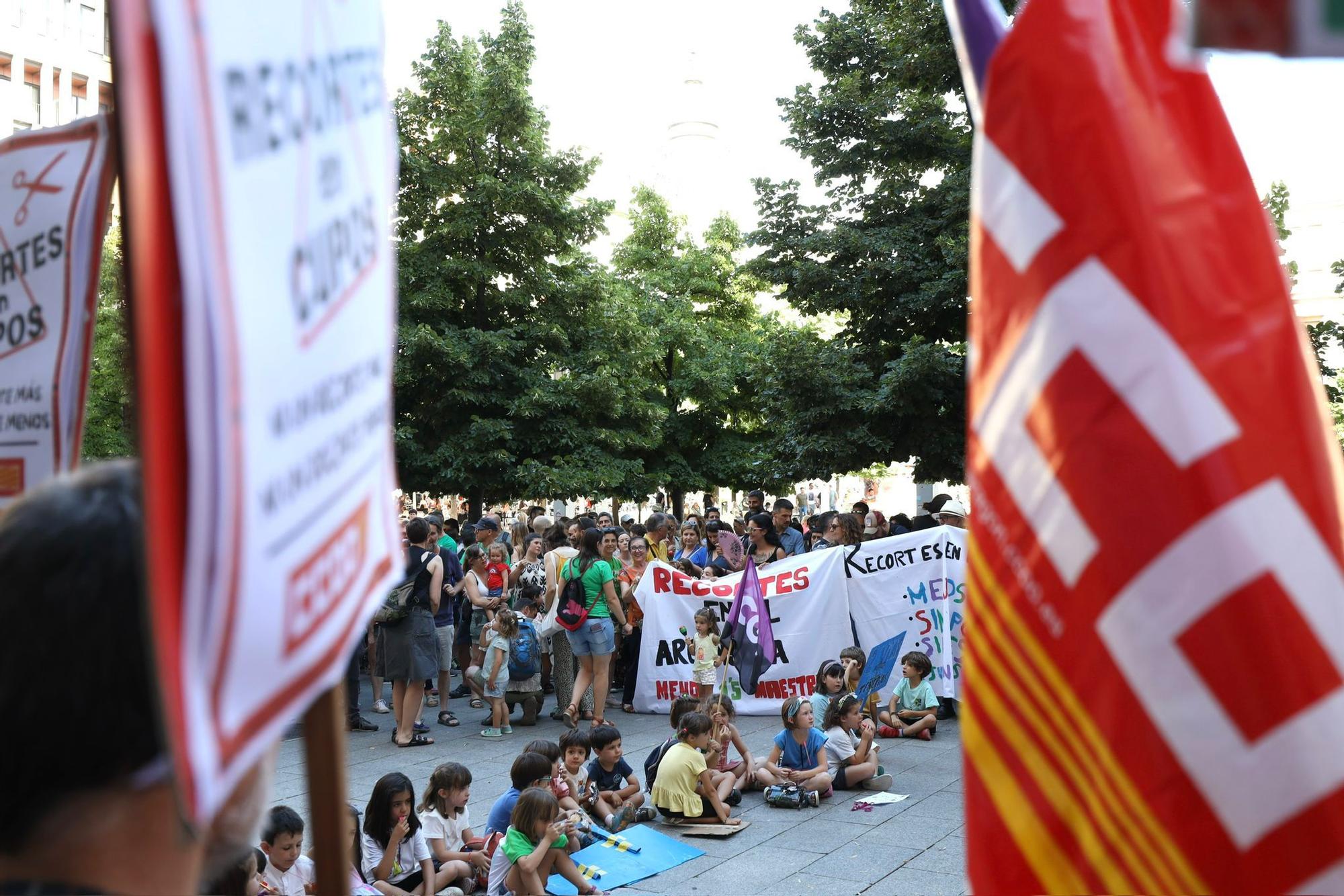 En imágenes | La 'marea verde' vuelve a las calles de Zaragoza contra los recortes en Educación