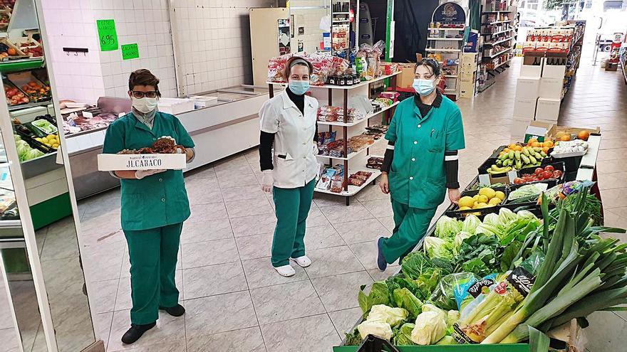Alimentación Rías Baixas en rúa Ángel Lema y Marina Alimentación Rías Baixas en rúa Ángel Lema y Marina