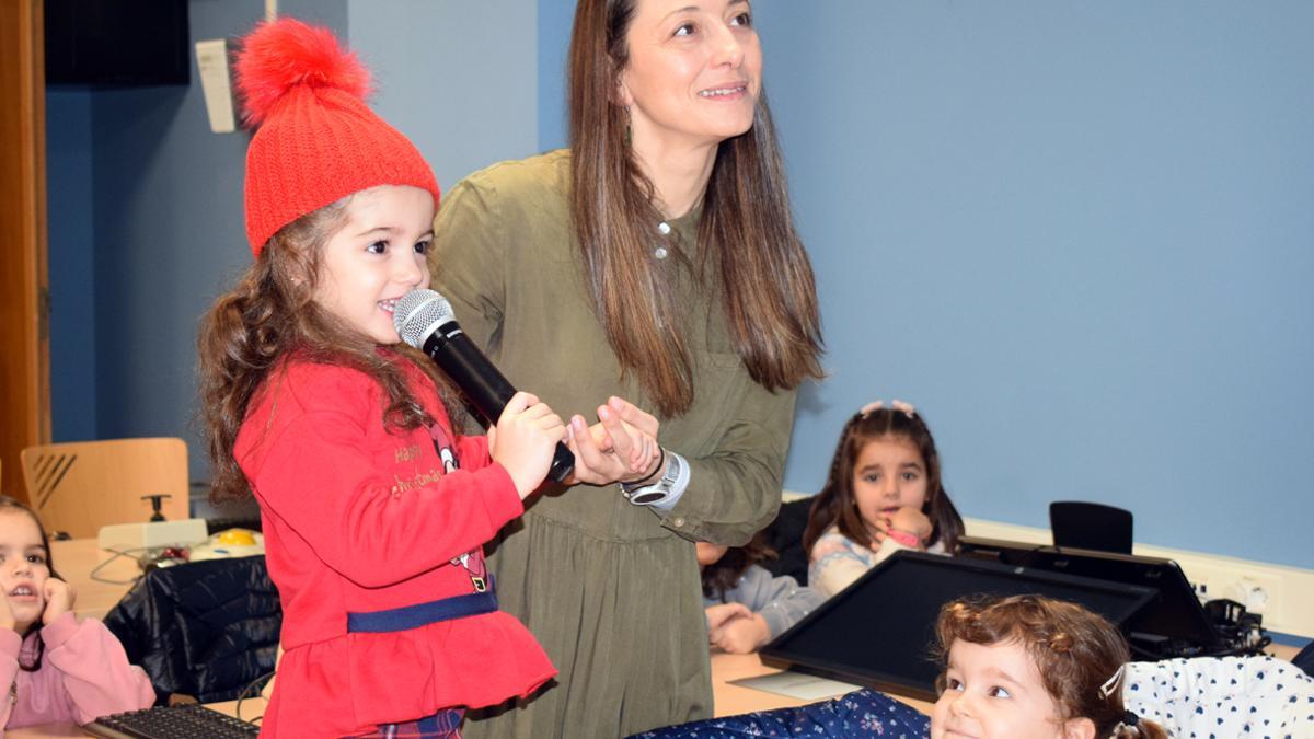 Los niños ya esperan con ilusión la llegada de Papá Noel.