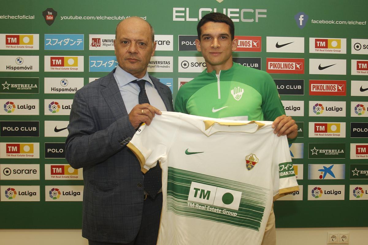 Lautaro Blanco en su presentación con el Elche CF.