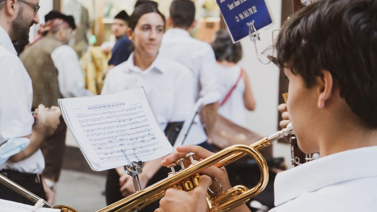 Les societats musicals vertebren les Fogueres de Sant Joan.