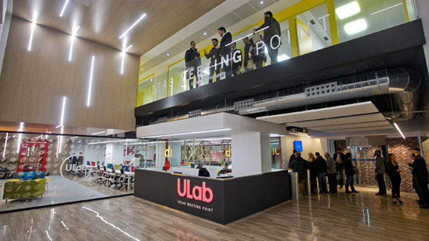 ULab Ideas Meeting Point es un espacio cómodo, funcional, acogedor y altamente tecnológico.