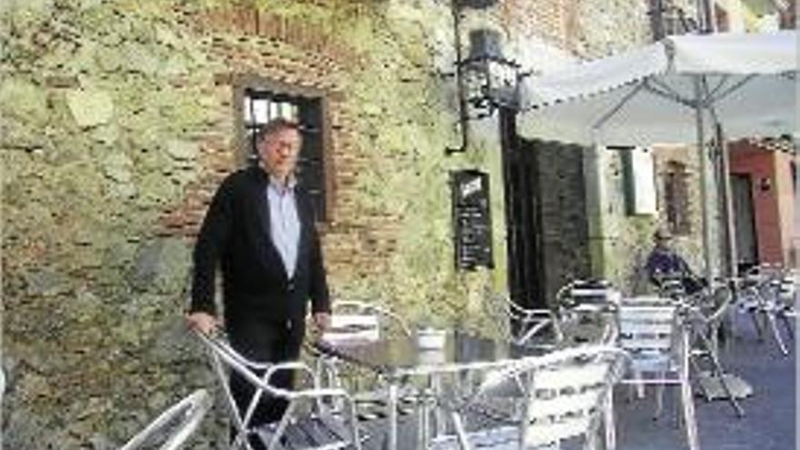 Pere Crosa, davant del restaurant, el passat 10 de març.