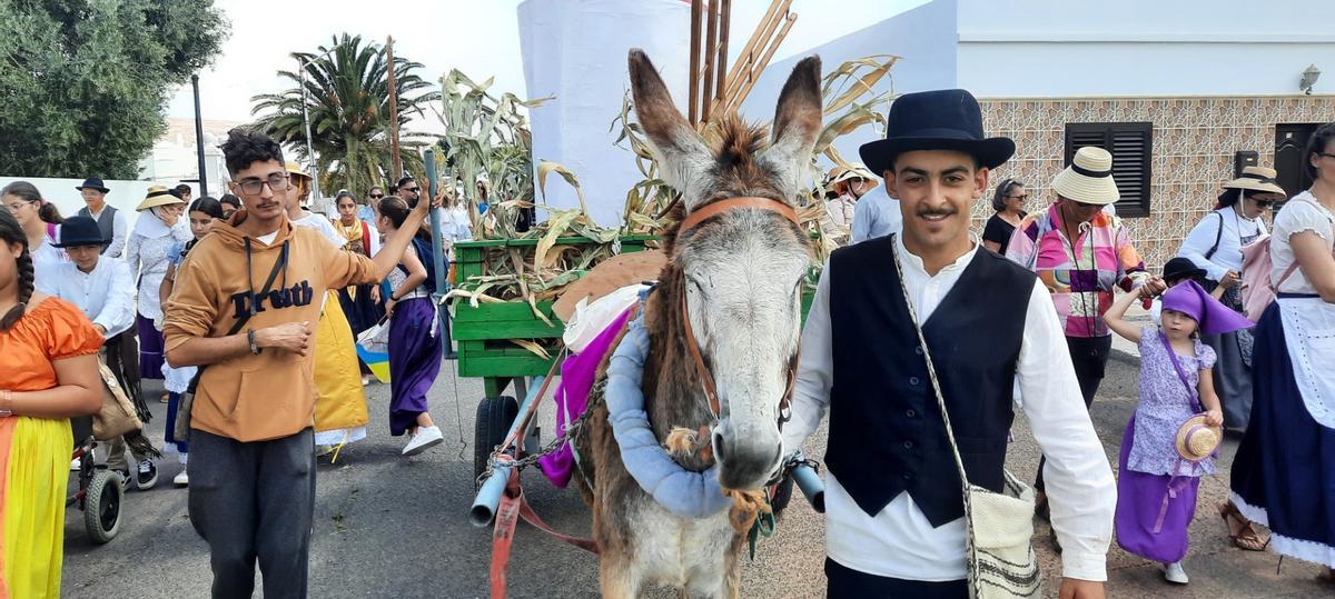 Romería del CEIP César Manrique en Tahiche por el Día de Canarias