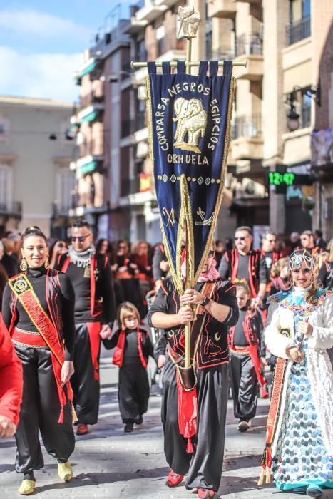 Orihuela celebra el tradicional Medio Año de la fiesta de Moros y Cristianos.