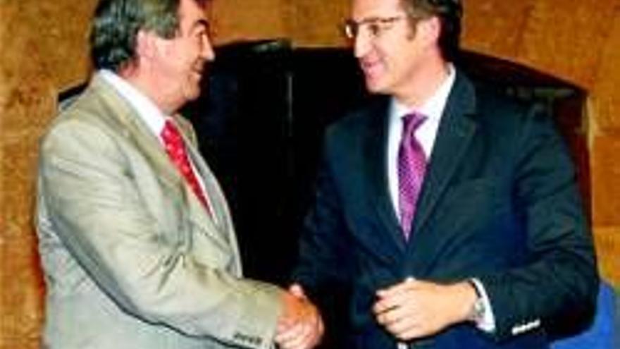 Cascos reta de nuevo a Rajoy postulándose como candidato