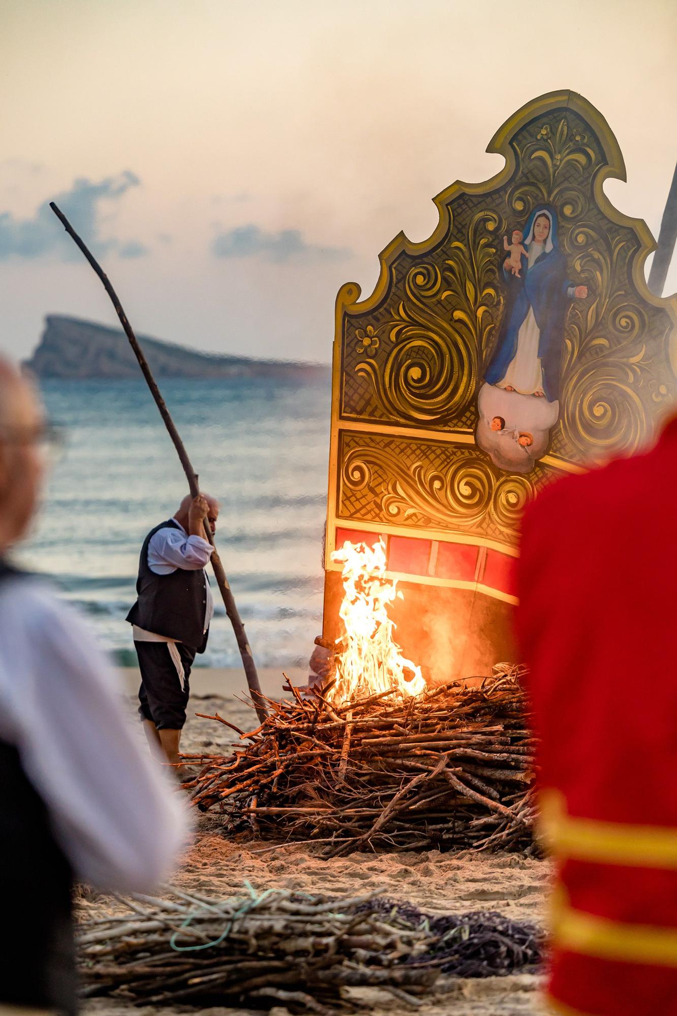 Representación del Hallazgo de la Virgen del Sufragio y Ofrenda de flores en Benidorm