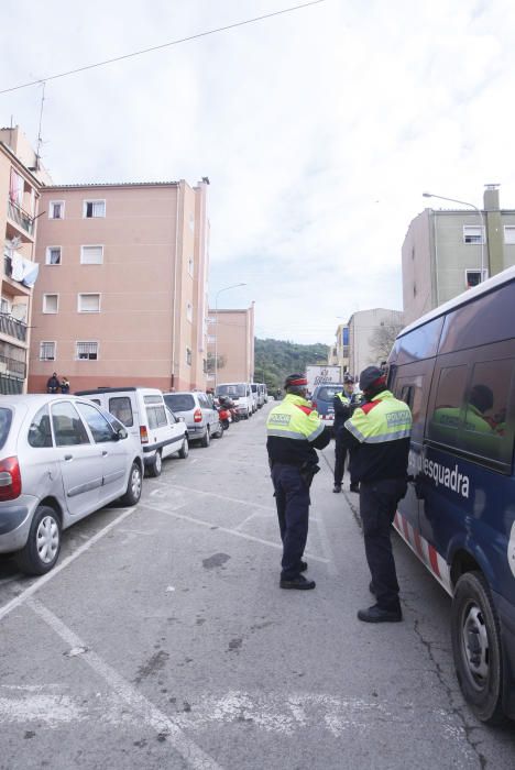 El dispositiu contra el frau elèctric s'ha fet en diversos blocs de pisos del barri de Font de la Pólvora de Girona