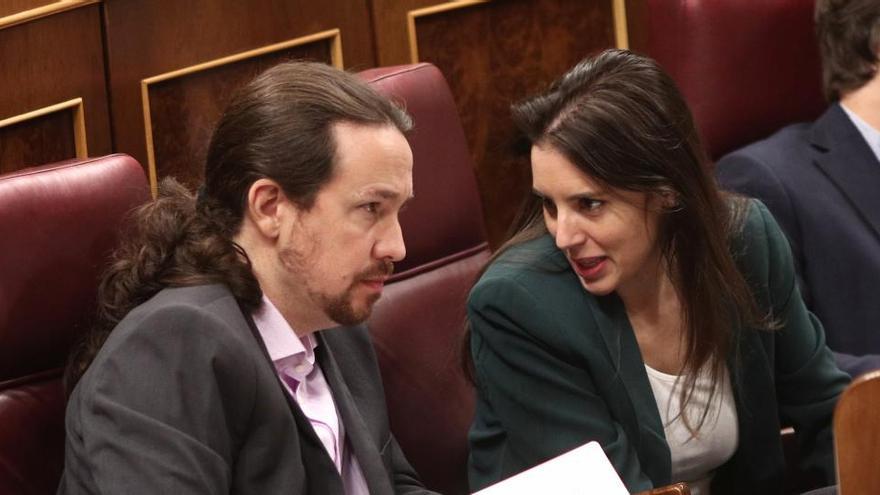 El vicepresidente segundo, Pablo Iglesias, y la ministra de Igualdad, Irene Montero.
