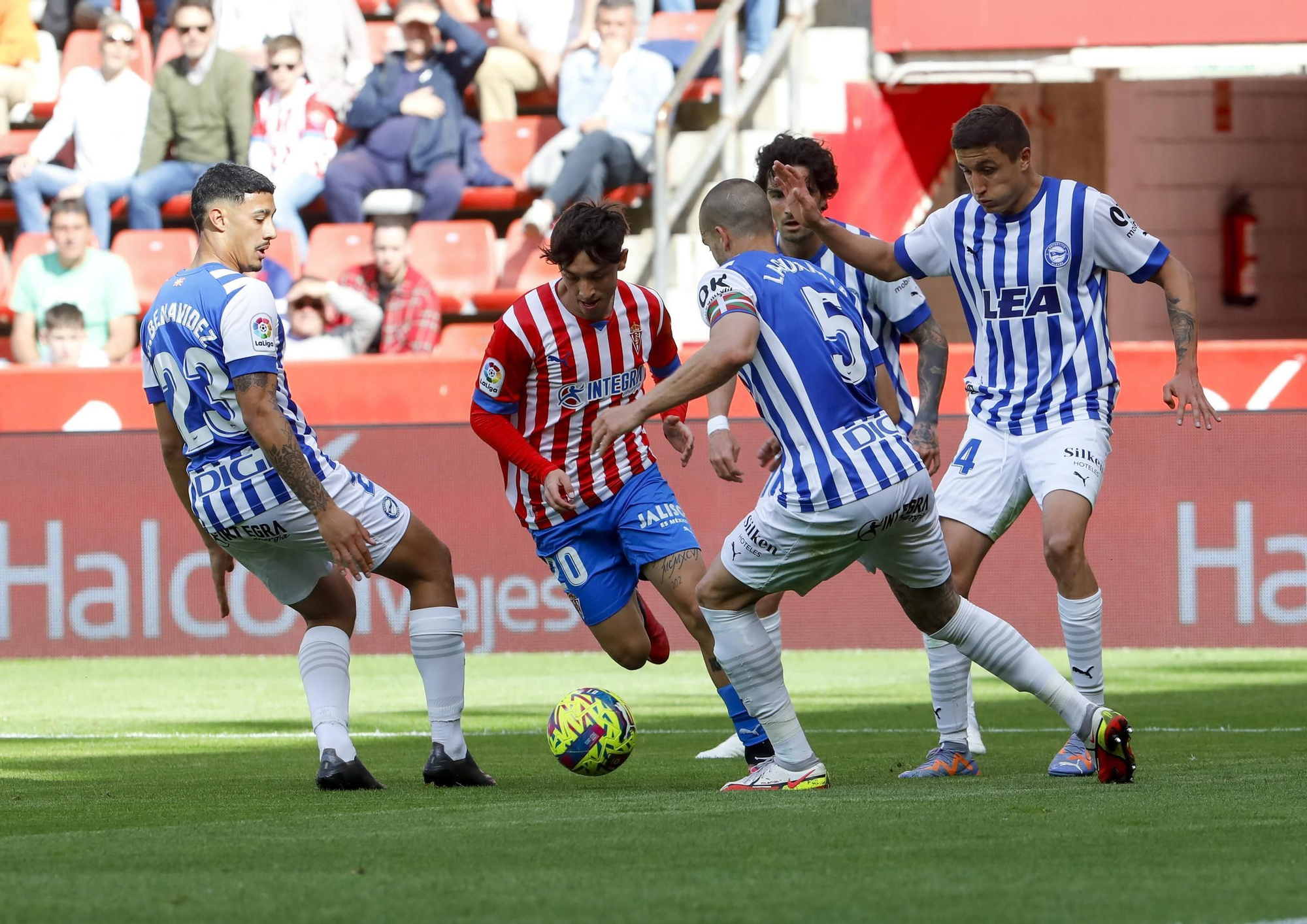 Así fue el encuentro entre el Sporting y el Alavés