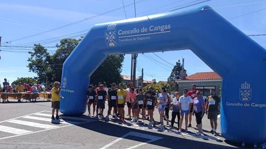 Una fiesta del deporte escolar en San Roque (Cangas)