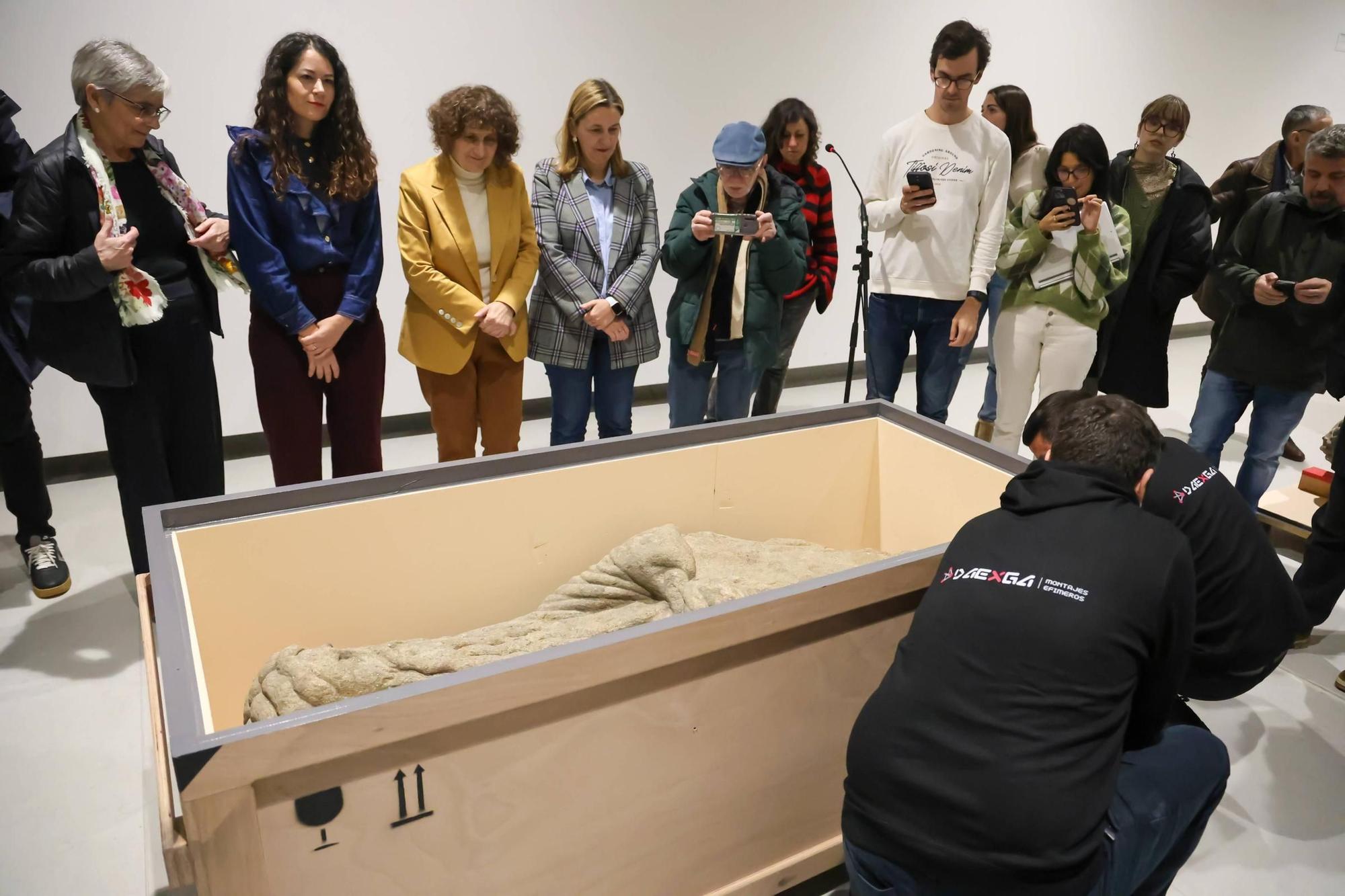 As estatuas do Pórtico da Gloria volven ao pobo