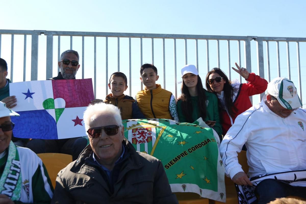 La afición cordobesista, con su equipo en Cádiz