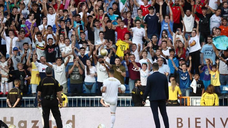 Presentación de Eden Hazard en el Santiago Bernabéu