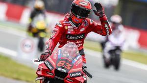 Pecco Bagnaia celebrando en el TT de Assen