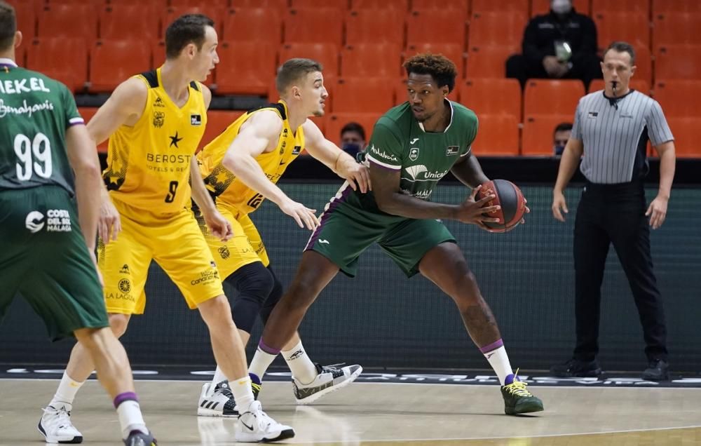 Partido entre el Iberostar y el Unicaja en la fase final de la Liga ACB.