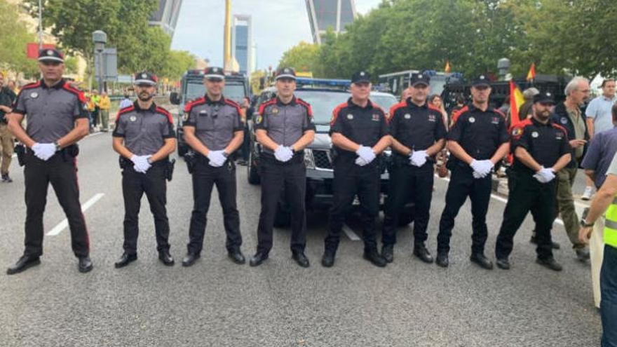 Agentes de la Policía Canaria en un acto en Madrid.