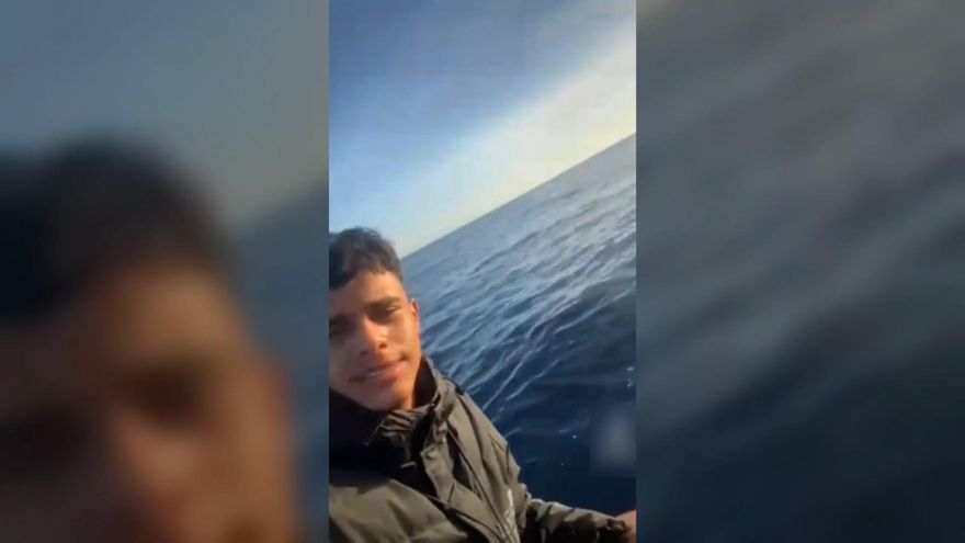 La increíble historia de Ayoub, el joven que sobrevivió ocho días en el Atlántico sobre un neumático de camión
