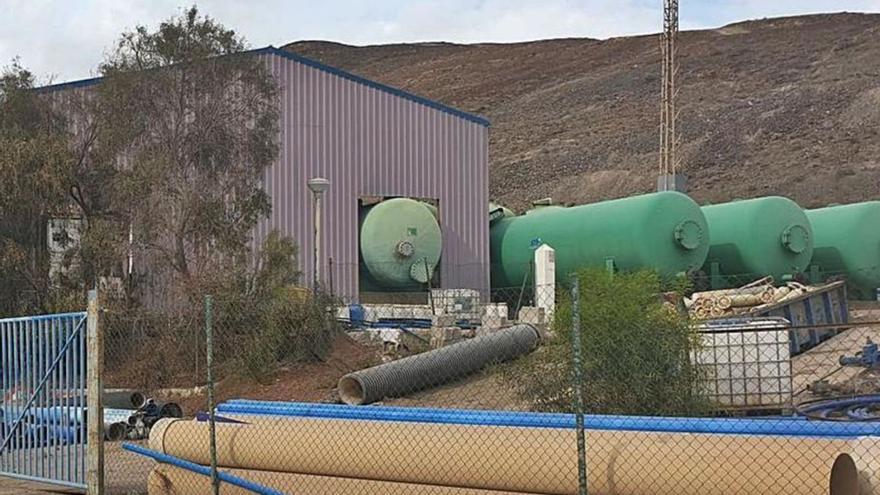 Planta desaladora de agua potable del CAAF en la localidad sureña de Gran Tarajal.