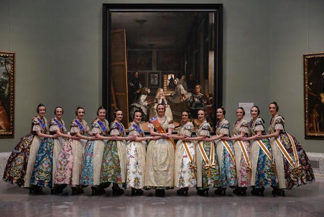 Las Fallera Mayor y su corte visitan el Museo del Prado