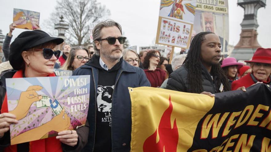 Susan Sarandon, Joaquin Phoenix i Jane Fonda durant la manifestació celebrada a Washington aquest dissabte 11 de gener